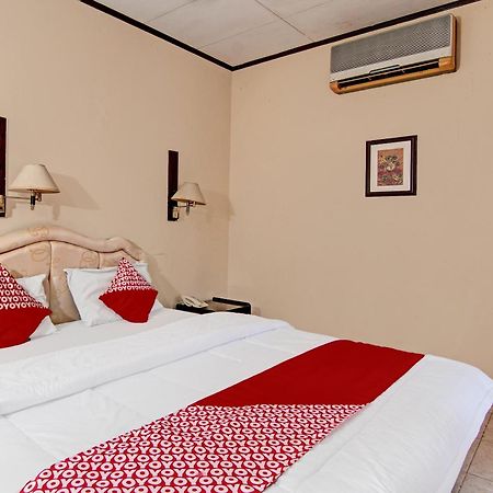Oyo 92330 Hotel Rindu Sempadan Near Taman Wisata Rindu Sempadan Pakanbaru Exteriör bild