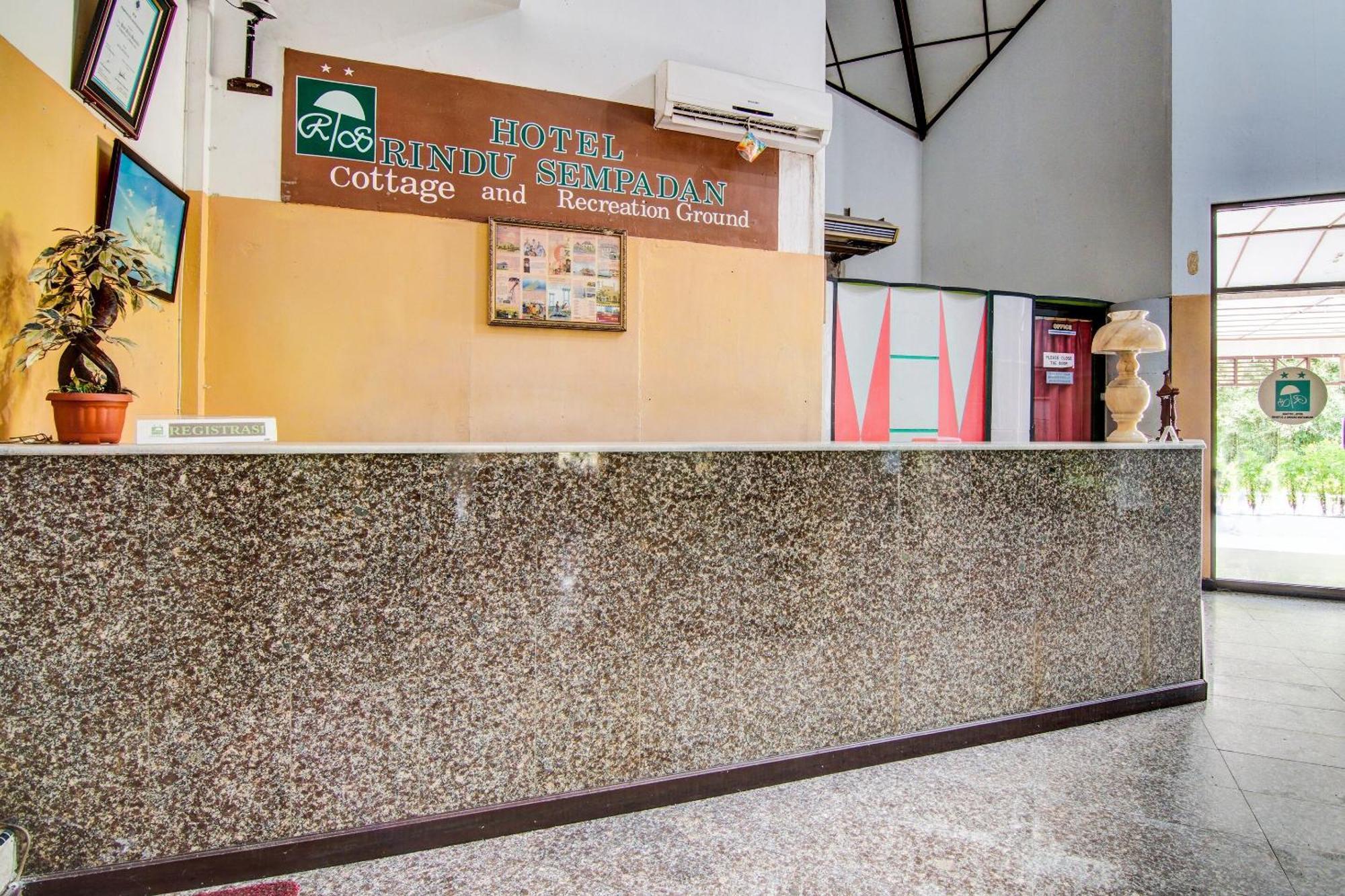 Oyo 92330 Hotel Rindu Sempadan Near Taman Wisata Rindu Sempadan Pakanbaru Exteriör bild